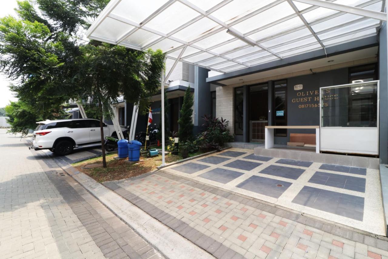 Oliver'S Guest House Tangerang Exterior foto