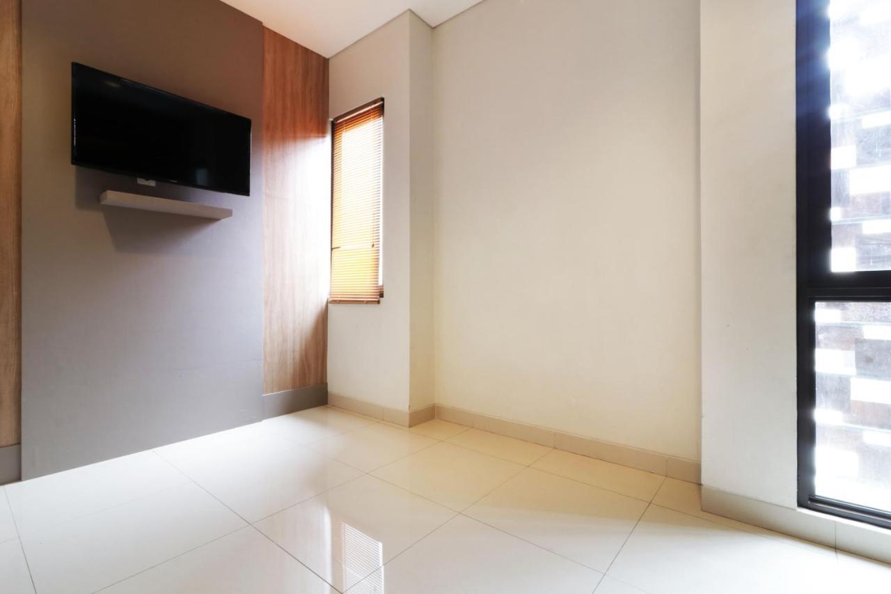 Oliver'S Guest House Tangerang Exterior foto
